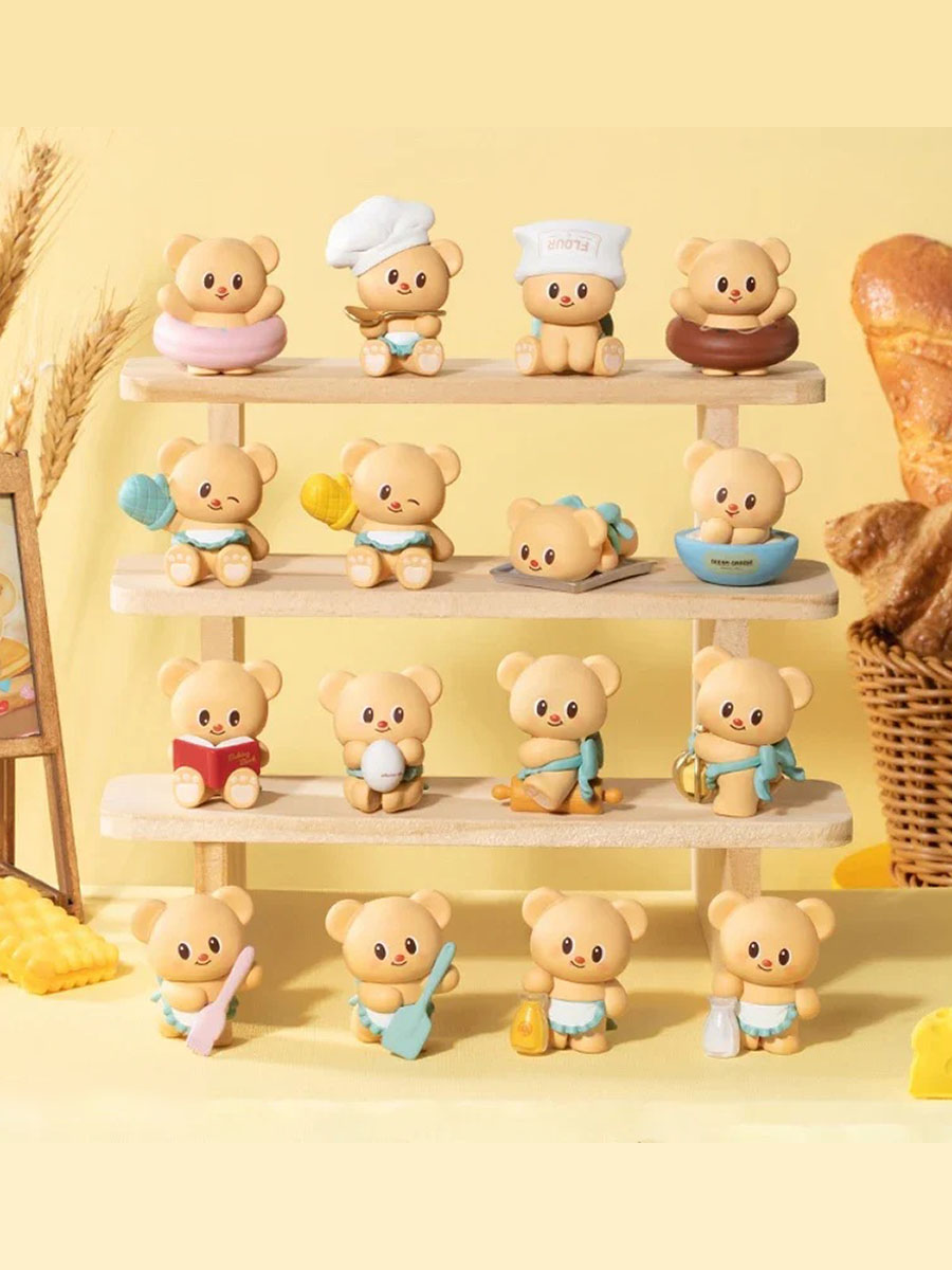 Фигурка Медведь Маслице: Испеченный с любовью Butterbear в сюрприз-боксе 2-5см, 1уп. (в 1 уп. 3 минифигурки)
