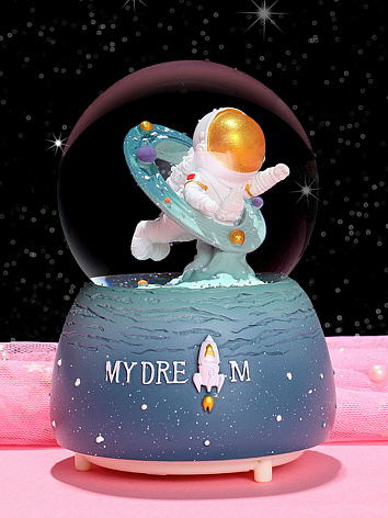 Снежный шар My dream космонавт со звуком и подсветкой серия 1 15 см
