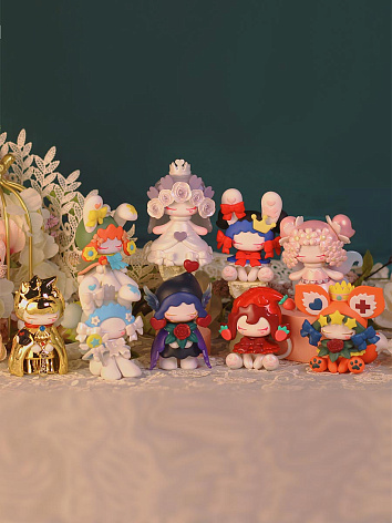 Фигурка Alice Сказки в сюрприз-боксе, 1шт.