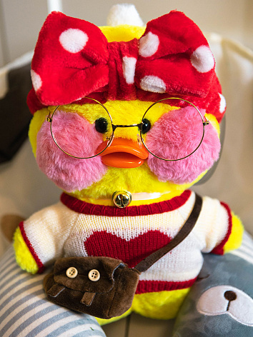 Мягкая игрушка Уточка Лалафанфан свитер с сердцем, желтая 30см.