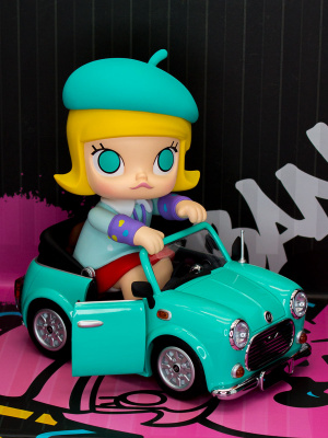 Фигурка Pop Mart Molly Magic Mint Car 15см