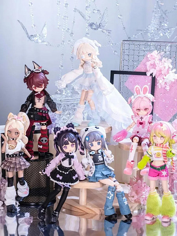 Фигурка шарнирная кукла БЖД Мир электронных игр для домашних животных в сюрприз-боксе 20см, 1шт.