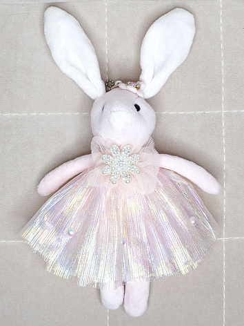 Мягкая игрушка брелок Кролик в платье брошкой розовый 19 см.