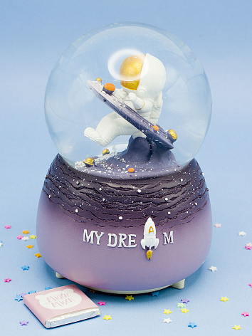 Снежный шар My dream космонавт со звуком и подсветкой серия 2 15 см