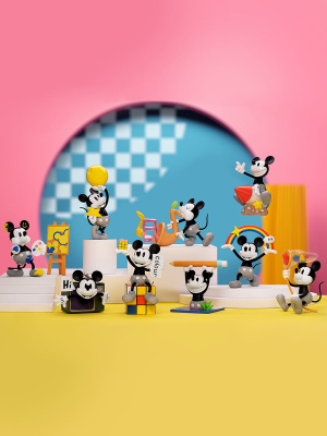 Фигурка DISNEY MICKEY Color Hunting ДИСНЕЙ Микки Маус Охота за цветом в сюрприз-боксе, 1 шт.