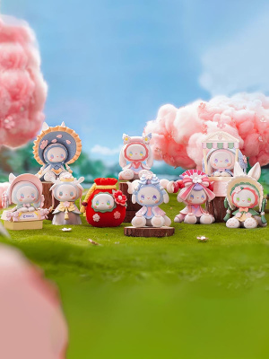 Фигурка Emma Secret forest Позднее цветение сакуры серия 2 в сюрприз-боксе 10см, 1шт.